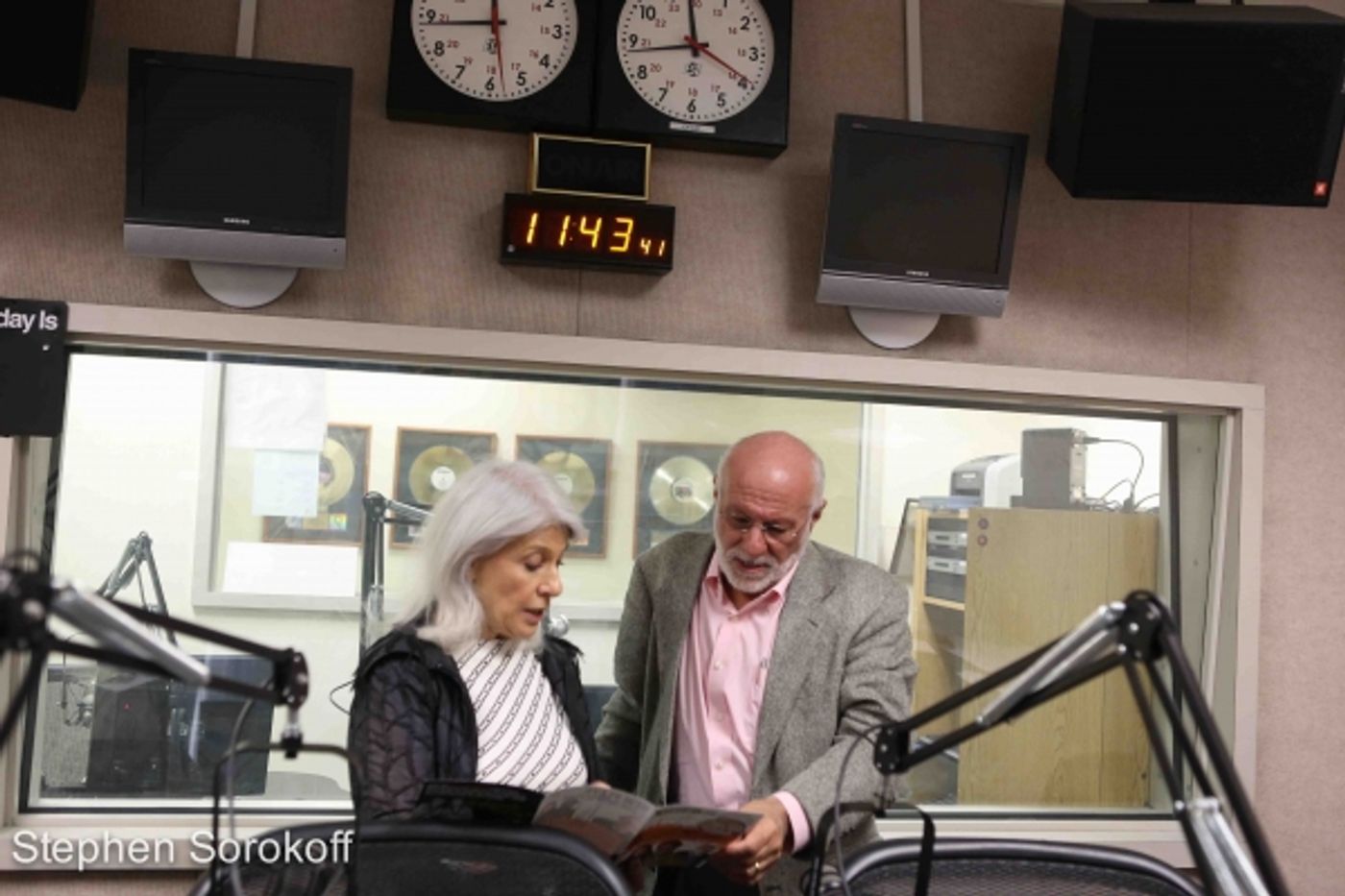 Photo Coverage: CINDERELLA's Paige Faure and Nancy Opel Vist Backstage with Peter LeDonne  Image