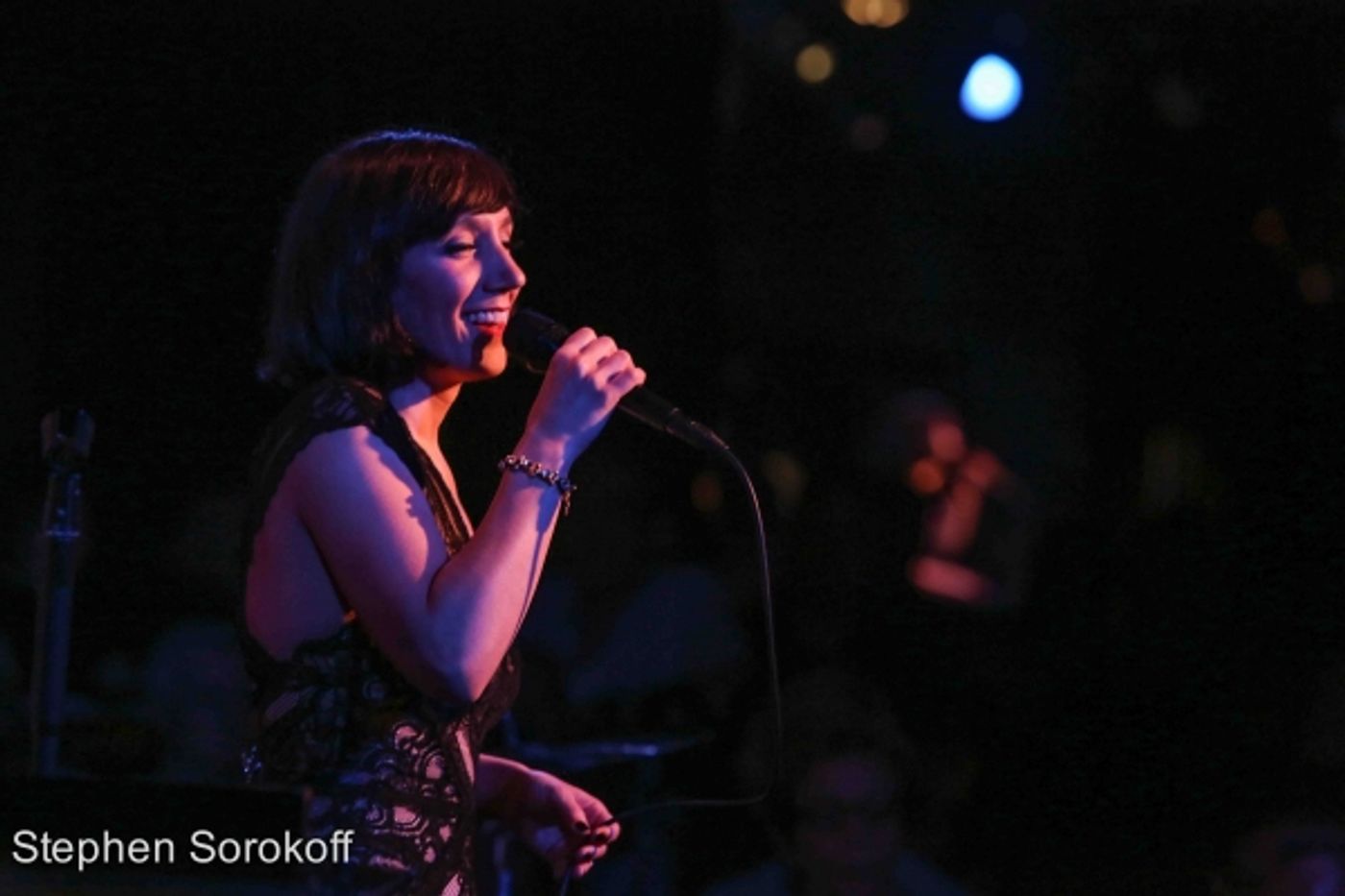 Photo Coverage: Gabrielle Stravelli Plays The Metropolitan Room  Image