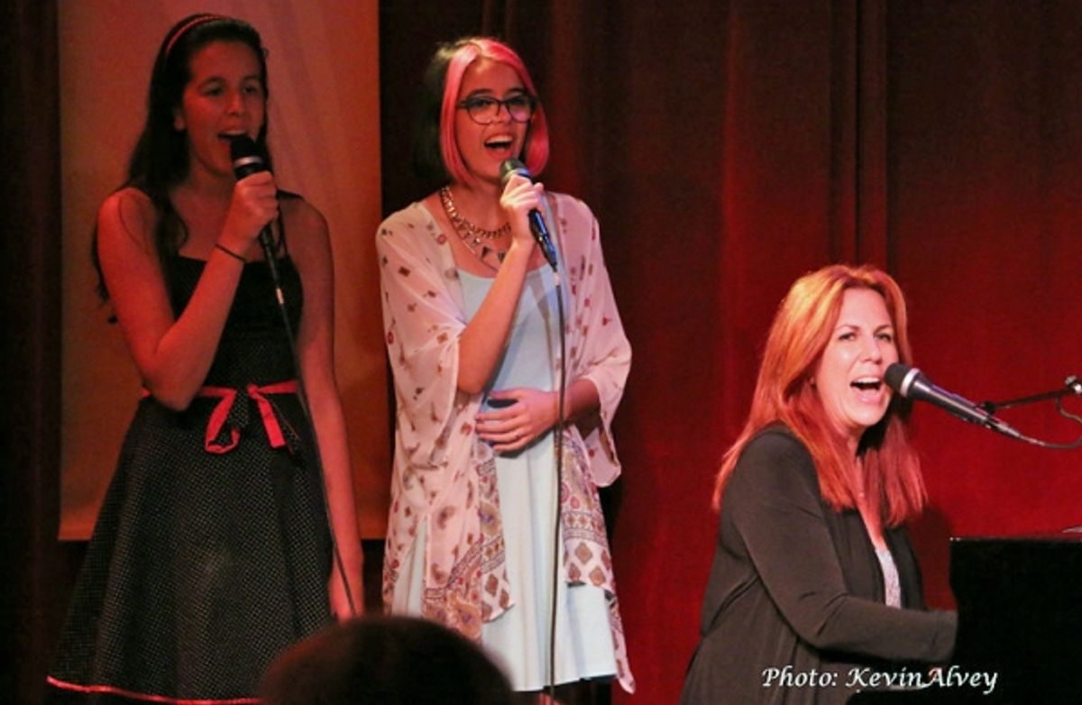 Ava and Ruby Locknar and Victoria Shaw at 