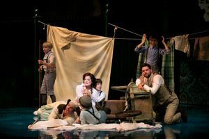 Laura Michelle Kelly and Jeremy Jordan with Kids Photo