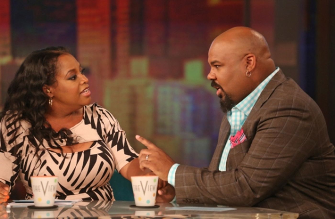 Photo Flash: Tune-In Tomorrow to Watch ALADDIN's James Monroe Iglehart on THE VIEW! Photo Flash: Tune-In Tomorrow to Watch ALADDIN's James Monroe Iglehart on THE VIEW! Image