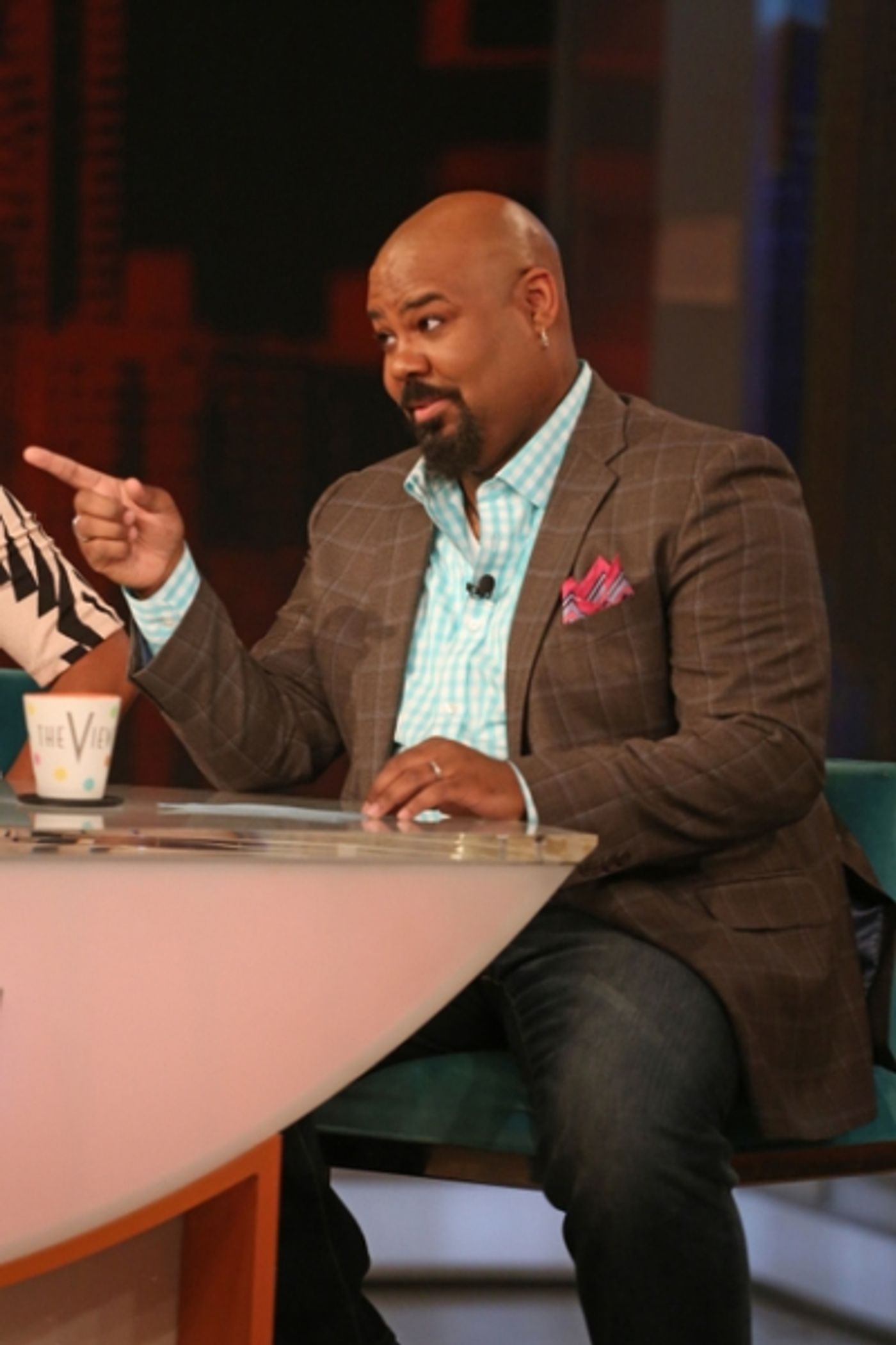 Photo Flash: Tune-In Tomorrow to Watch ALADDIN's James Monroe Iglehart on THE VIEW!  Image