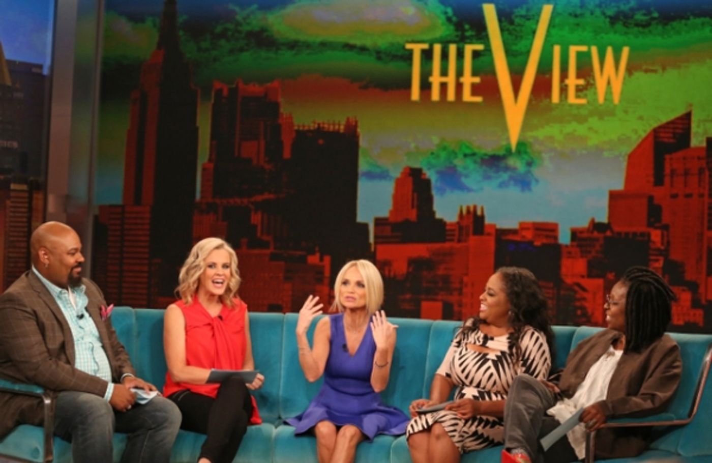 Photo Flash: Tune-In Tomorrow to Watch ALADDIN's James Monroe Iglehart on THE VIEW! Photo Flash: Tune-In Tomorrow to Watch ALADDIN's James Monroe Iglehart on THE VIEW! Image