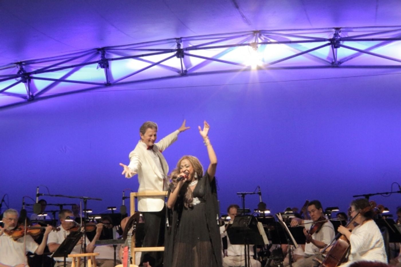 Photo Flash: N'Kenge Joins Indianapolis Symphony for 'CLASSIC FM' Concert Photo Flash: N'Kenge Joins Indianapolis Symphony for 'CLASSIC FM' Concert Image