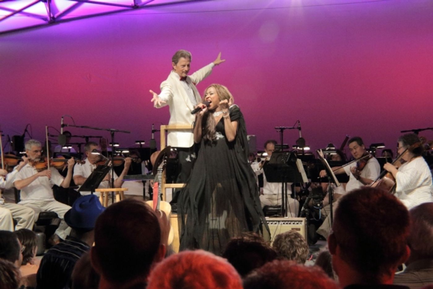Photo Flash: N'Kenge Joins Indianapolis Symphony for 'CLASSIC FM' Concert Photo Flash: N'Kenge Joins Indianapolis Symphony for 'CLASSIC FM' Concert Image