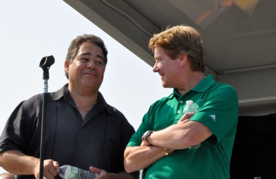 Photo Coverage: Andy Cooney, Daniel Rodriguez and Christopher Macchio Play Music Under The Stars Image