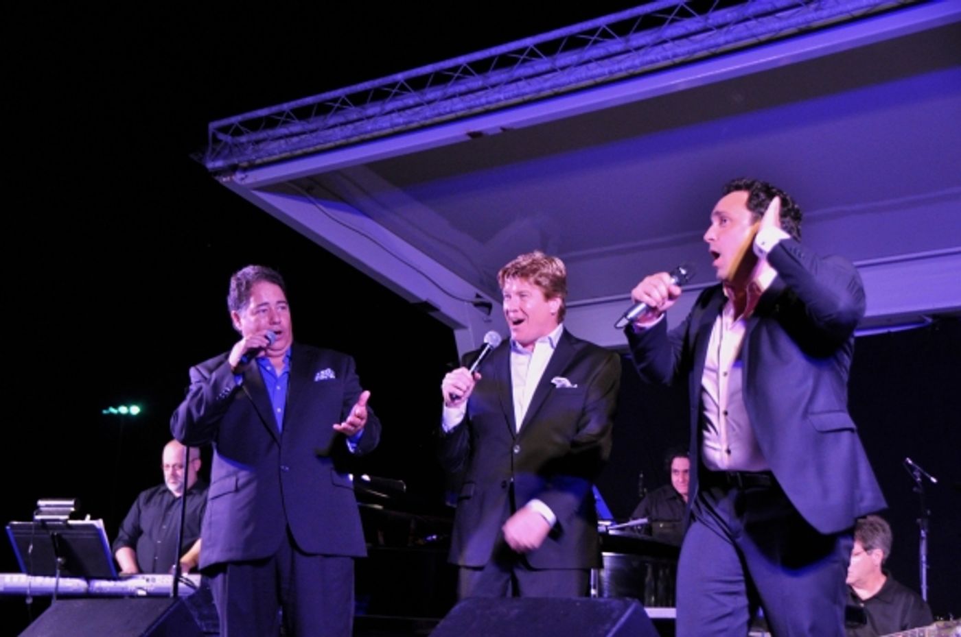 Photo Coverage: Andy Cooney, Daniel Rodriguez and Christopher Macchio Play Music Under The Stars  Image