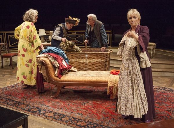 Jill Tanner as Cecily Robson, Robert Foxworth as Reginald Paget, Roger Forbes as Wilf Photo