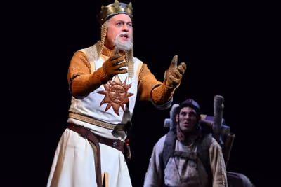 Tom Hewitt as King Arthur and Robert Creighton as Patsy Photo