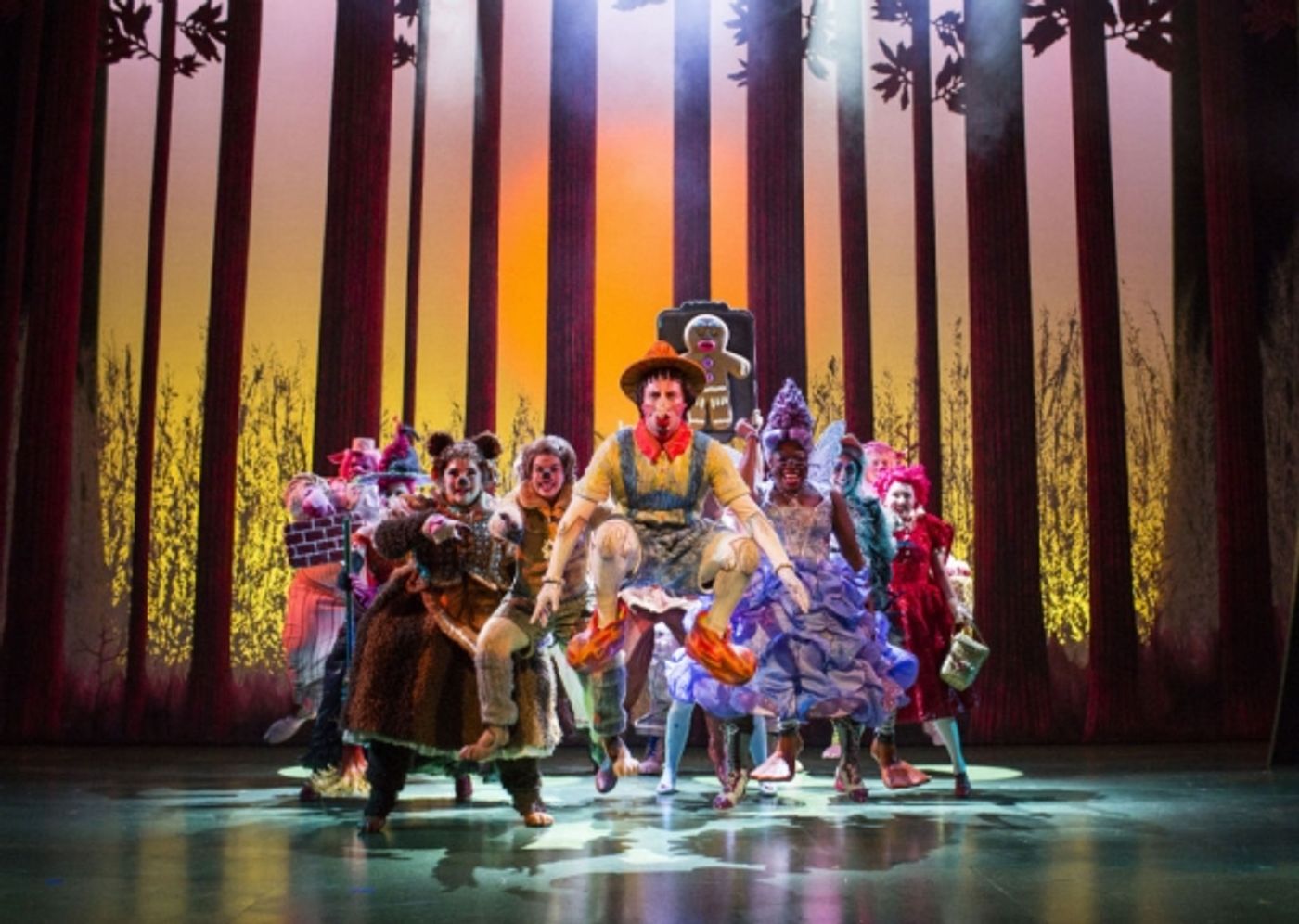 Photo Flash: First Look at Dean Chisnall, Faye Brookes and More in SHREK UK and Ireland Tour  Image