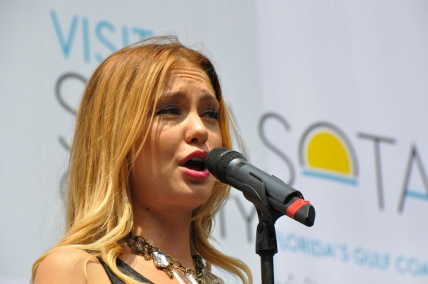 Photo Coverage: Casts of GENTLEMAN'S GUIDE, HEATHERS and More Visit Broadway in Bryant Park!  Image