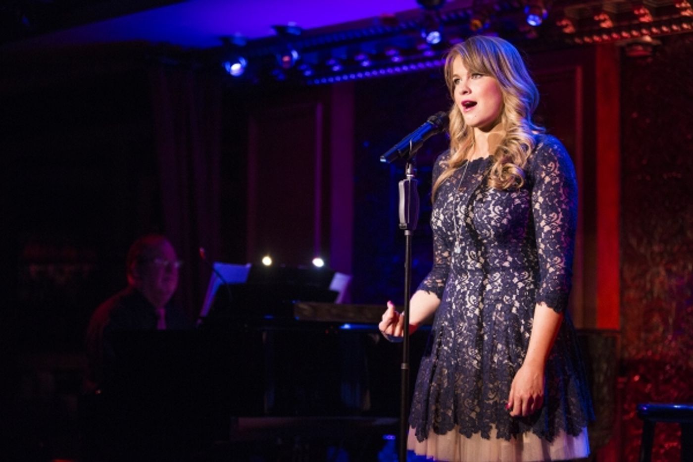 Photo Coverage: Stacie Bono Makes 54 Below Debut  Image