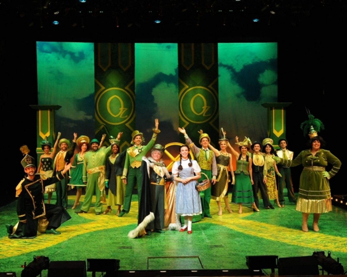 Photo Flash: First Look at Westchester Broadway Theatre's THE WIZARD OF OZ  Image