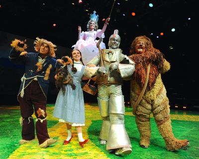 Tim Dolan (scarecrow), Devon Perry (Dorothy),  Michelle Dawson ( Glinda) Chris Kind ( Photo