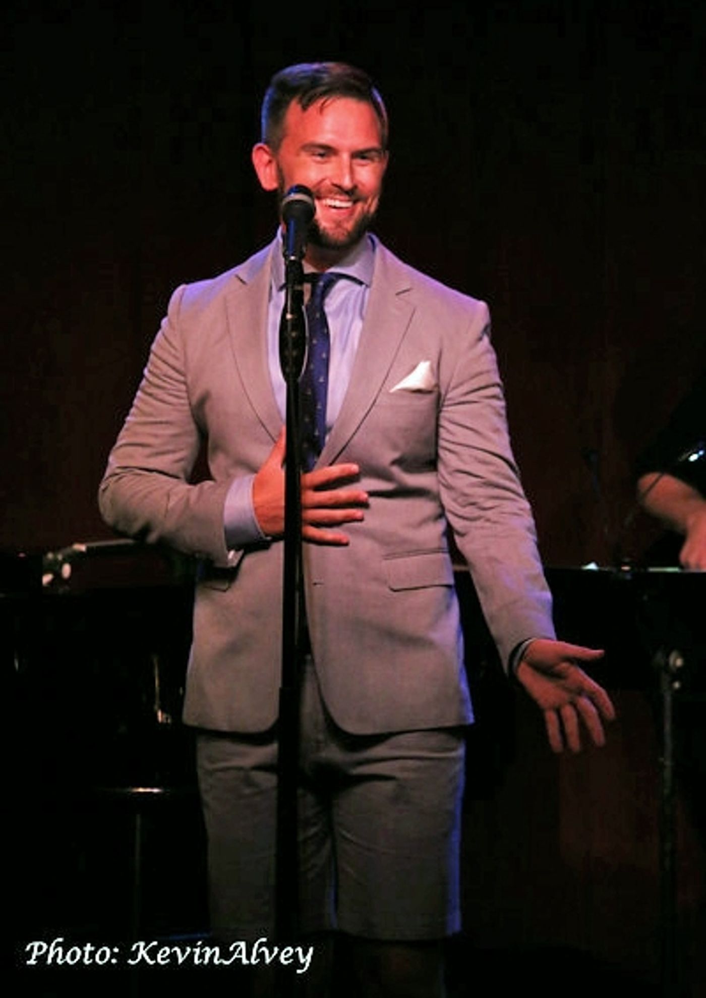 Photo Flash: Daniel Reichard Performs in Broadway at Birdland Series  Image