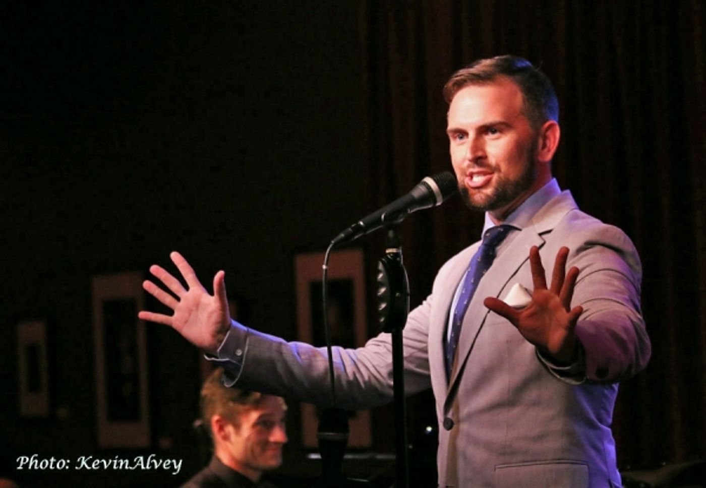 Photo Flash: Daniel Reichard Performs in Broadway at Birdland Series  Image