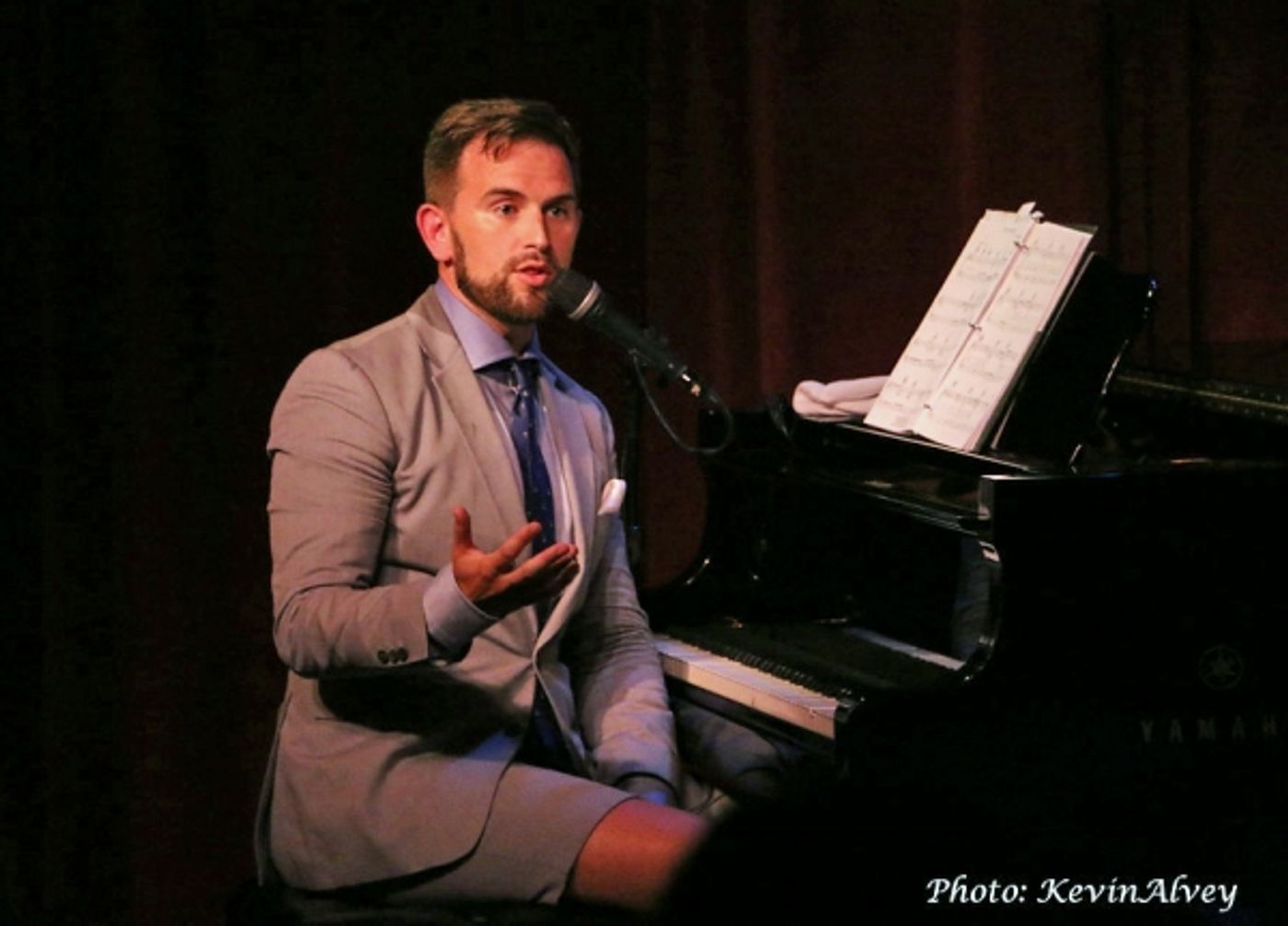 Photo Flash: Daniel Reichard Performs in Broadway at Birdland Series  Image