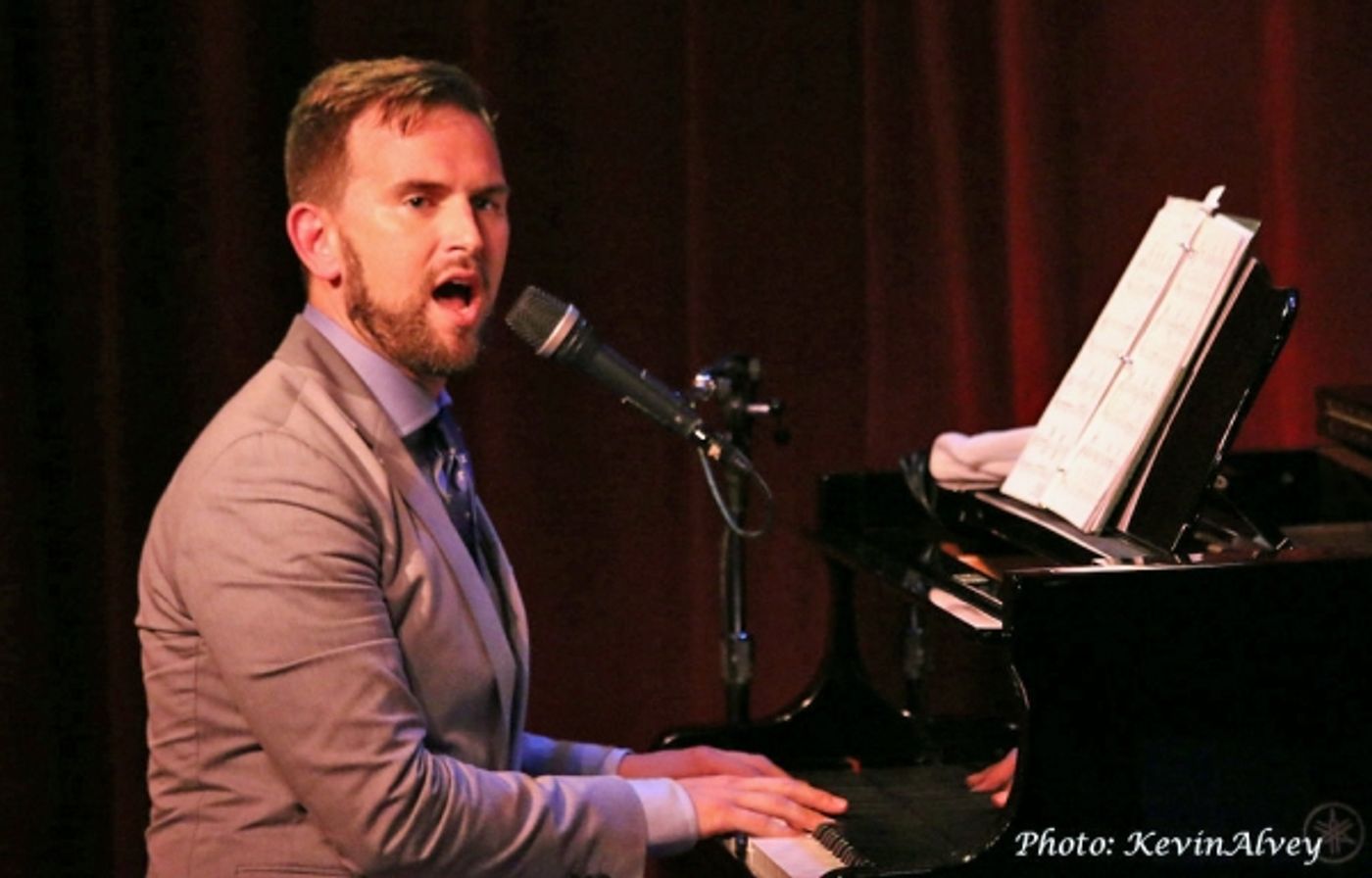 Photo Flash: Daniel Reichard Performs in Broadway at Birdland Series  Image