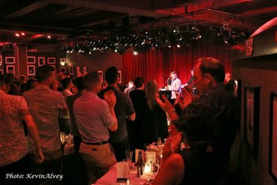 Daniel Reichard and the crowd Photo