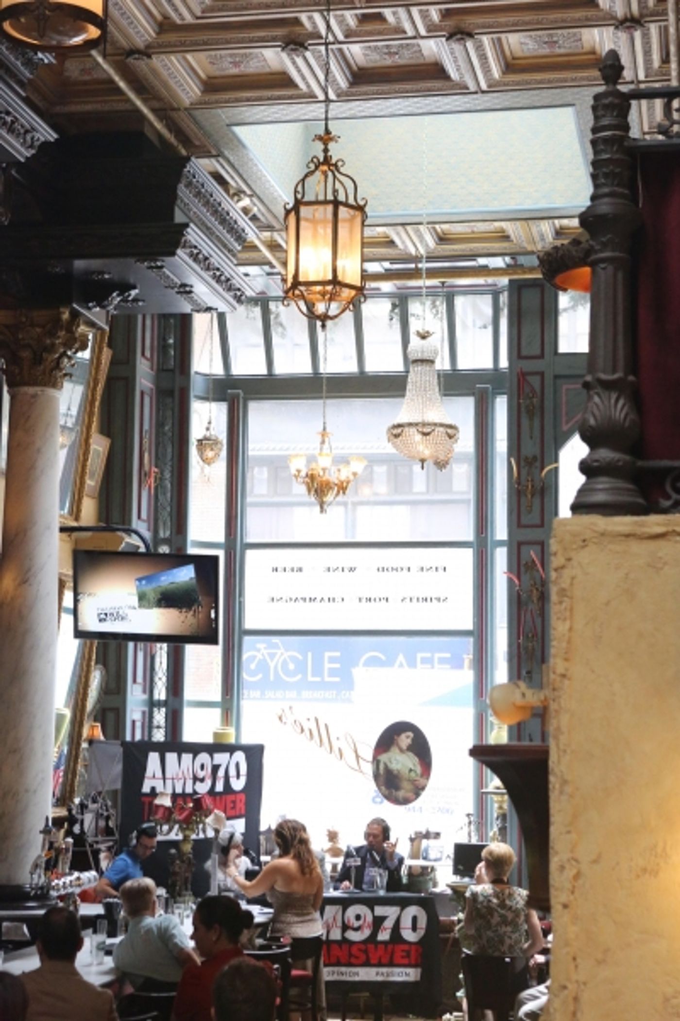 Photo Coverage: BACKSTAGE WITH PETER LEDONNE Broadcasts from Lillie's  Image