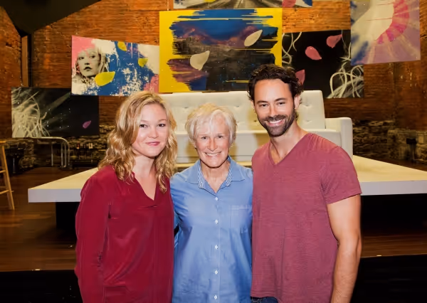 Julia Stiles, Glenn Close, James Wirt Photo