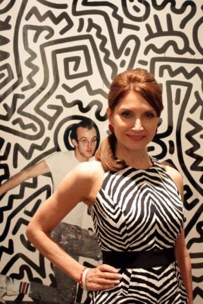 Jean Shafiroff photo bombed by Keith Haring Photo