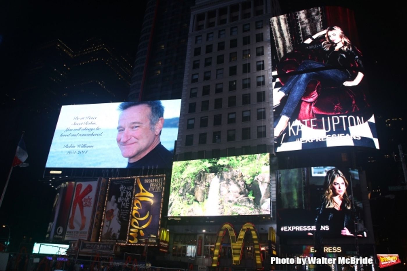 Photo Coverage: Broadway and Times Square Tribute the Late Robin Williams  Image