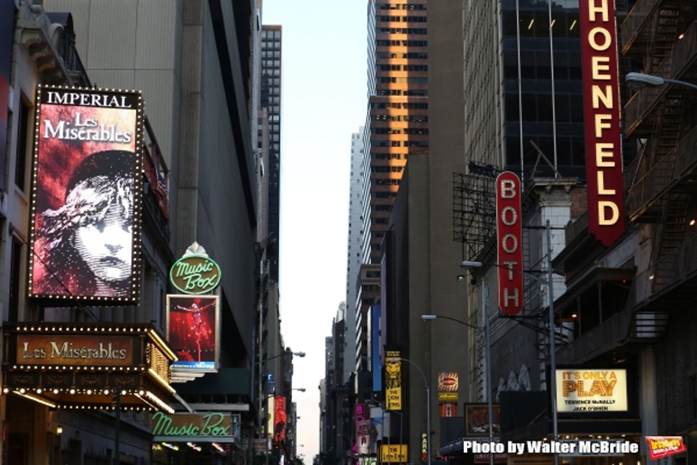 Photo Coverage: Broadway and Times Square Tribute the Late Robin Williams  Image
