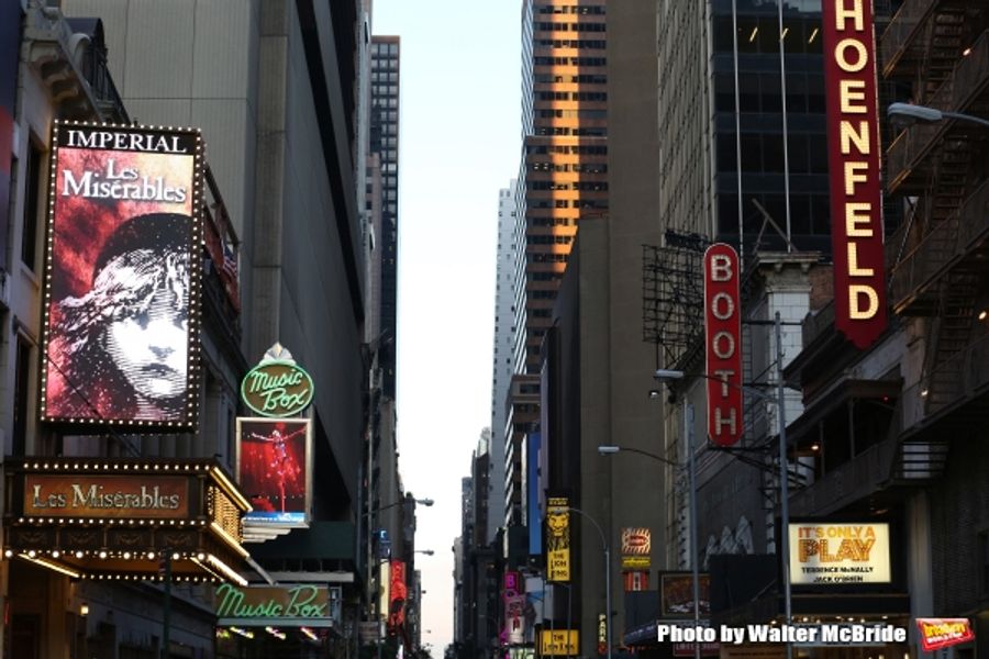 Photo Coverage: Broadway and Times Square Tribute the Late Robin Williams Image