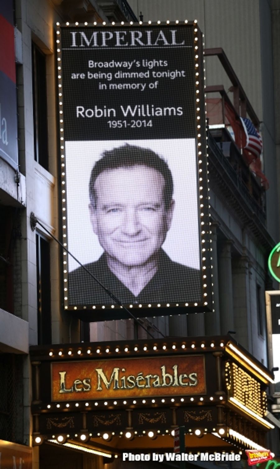 Photo Coverage: Broadway and Times Square Tribute the Late Robin Williams Image