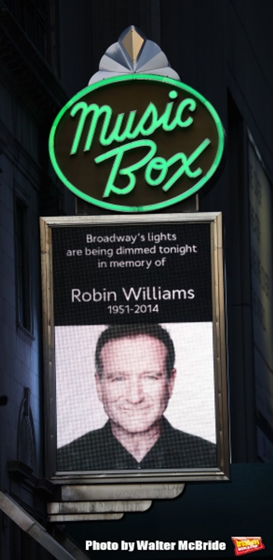 Photo Coverage: Broadway and Times Square Tribute the Late Robin Williams Image