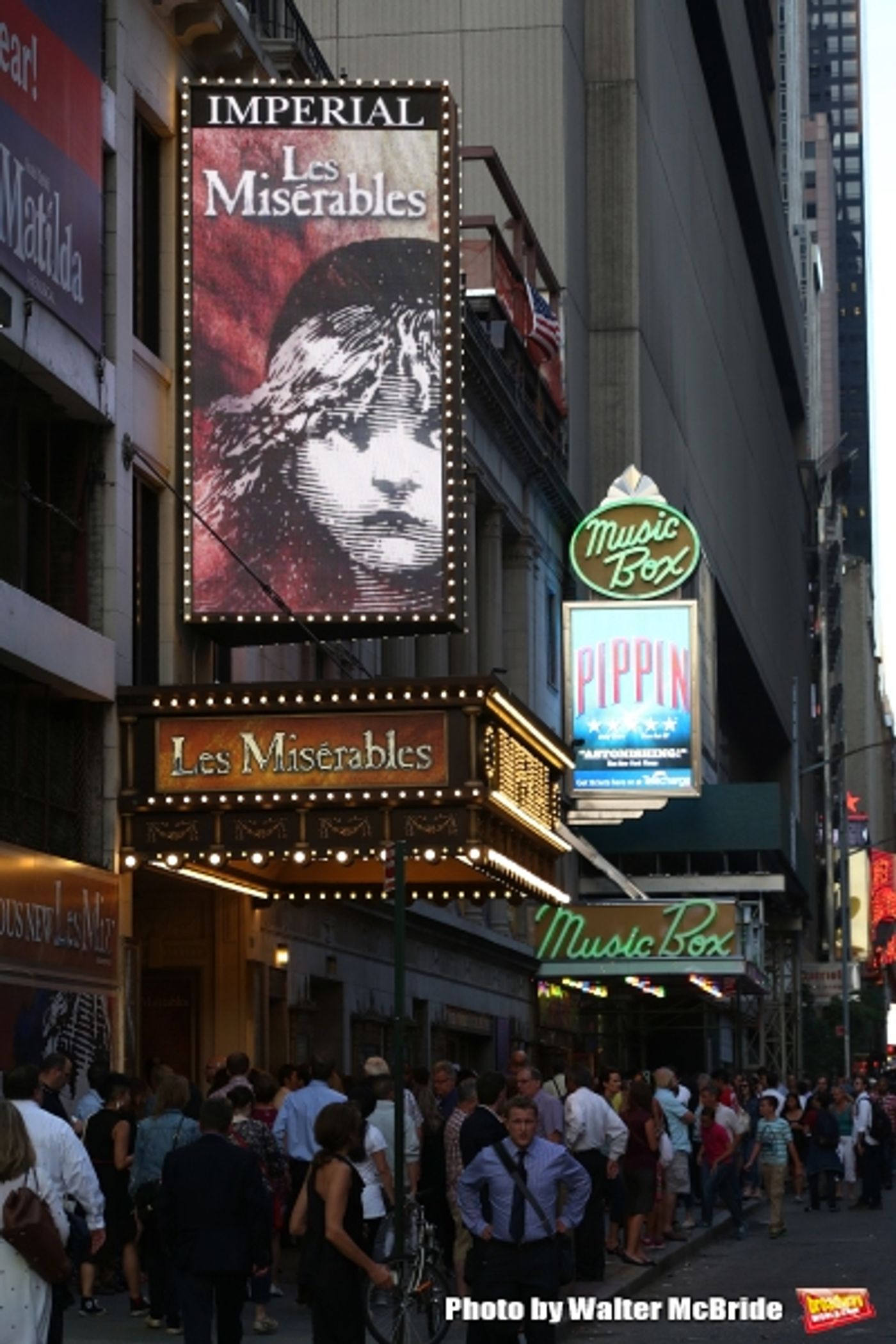 Photo Coverage: Broadway and Times Square Tribute the Late Robin Williams  Image