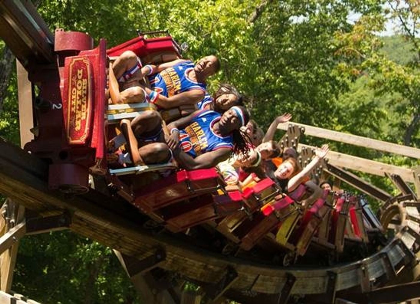 Photo Flash: Harlem Globetrotters Flip Head Over Heels at Silver Dollar City; Show Set for June 2015  Image