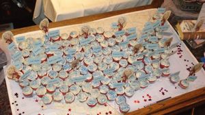 ''touring the country'' cupcake display by Talitha Farrow of Taliths''s Tasty Treats Photo