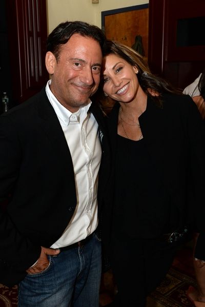  Gina Gershon, Eugene Pack Photo