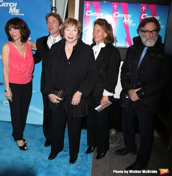 Andrea Mariin, Martin Short, Shirley MacLaine, Guest & Robin Williams.attending the B Photo