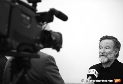 Robin Williams attend the ''Bengal Tiger at The Baghdad Zoo'' Meet & Greet during Reh Photo