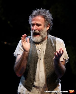 Robin Willams during the Broadway Opening Night Curtain Call for ''Bengal Tiger at th Photo