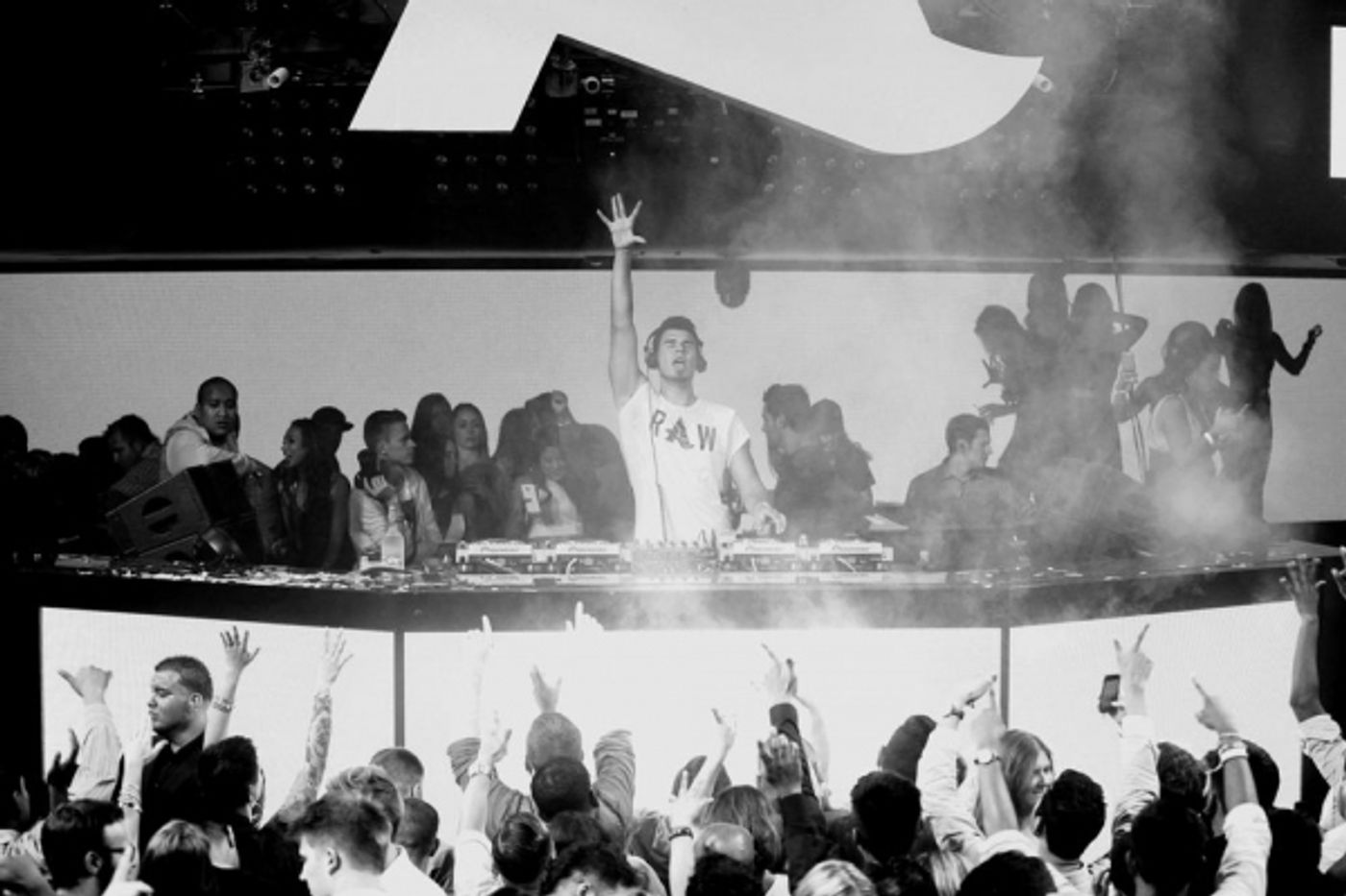 Photo Flash: Miles Teller Celebrates Labor Day Weekend at Hakkasan Las Vegas  Image