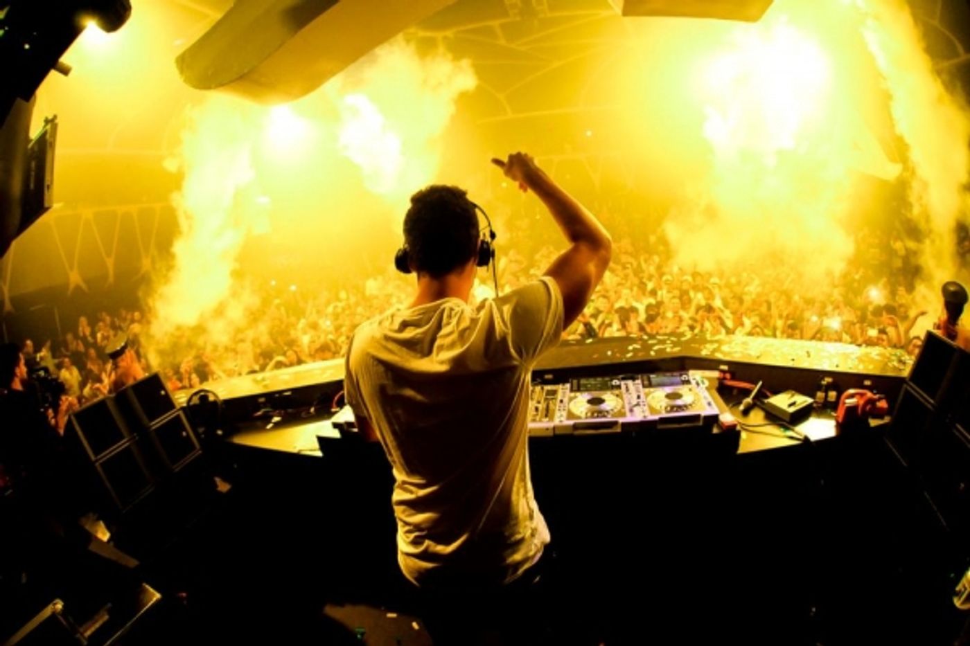 Photo Flash: Miles Teller Celebrates Labor Day Weekend at Hakkasan Las Vegas  Image