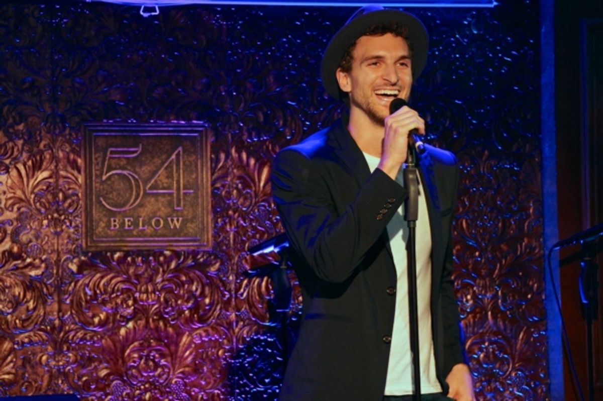 Steven Grant Douglas sings a mash-up of Keane''s ''Somewhere Only We Know'' and Semisonic''s ''Closing Time.'' at 