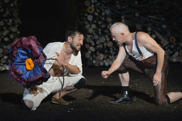 Daisuke Tsuji as Oberon and Danny Scheie as Puck  Photo