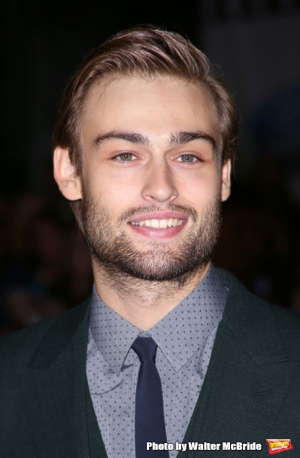 Douglas Booth   Photo
