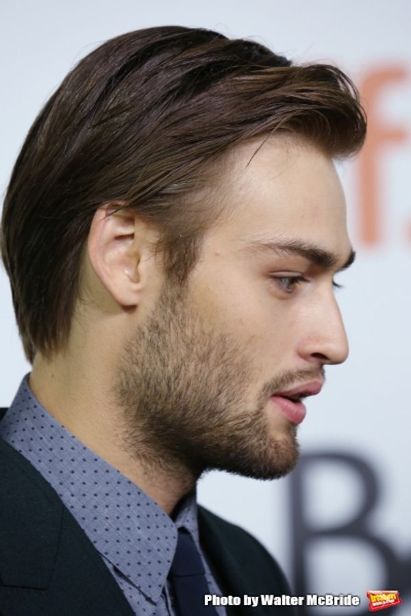 Douglas Booth   Photo
