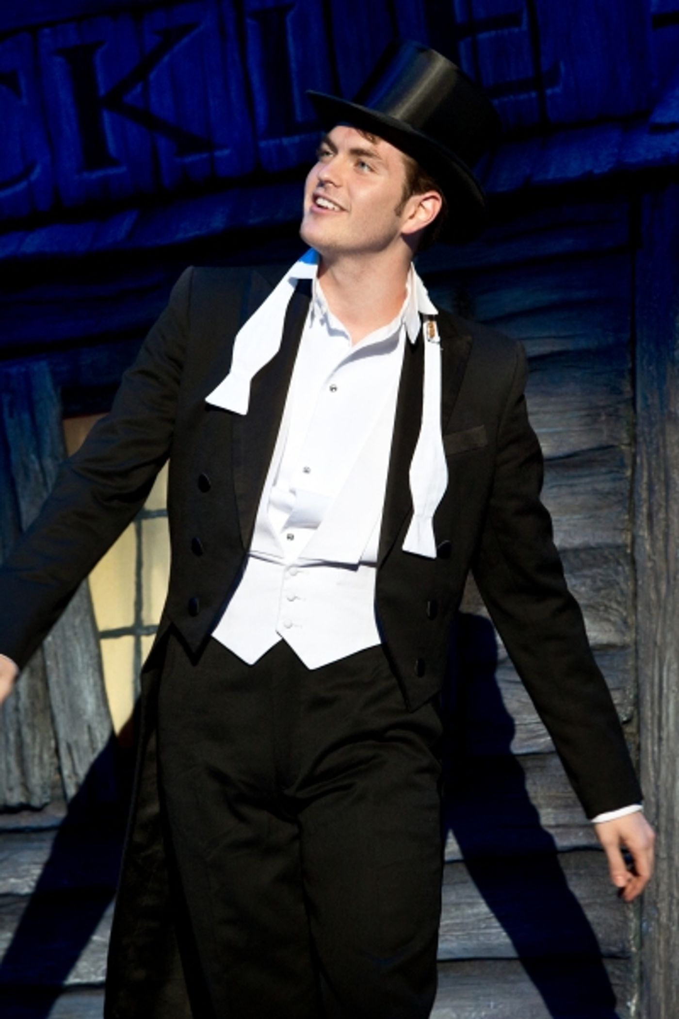 Photo Flash: First Look at Alex Enterline, Mariah MacFarlane & Company in NICE WORK IF YOU CAN GET IT National Tour!  Image