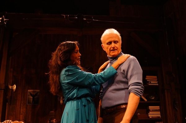 Lisa Vitrano and David Oliver Photo