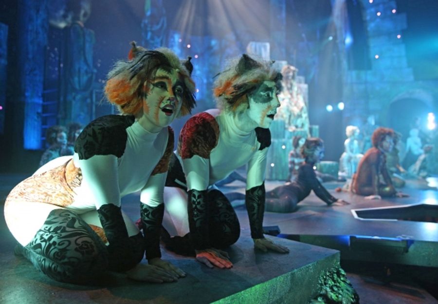 Photo Flash: First Look at CATS at the Paramount Theatre in Aurora Image