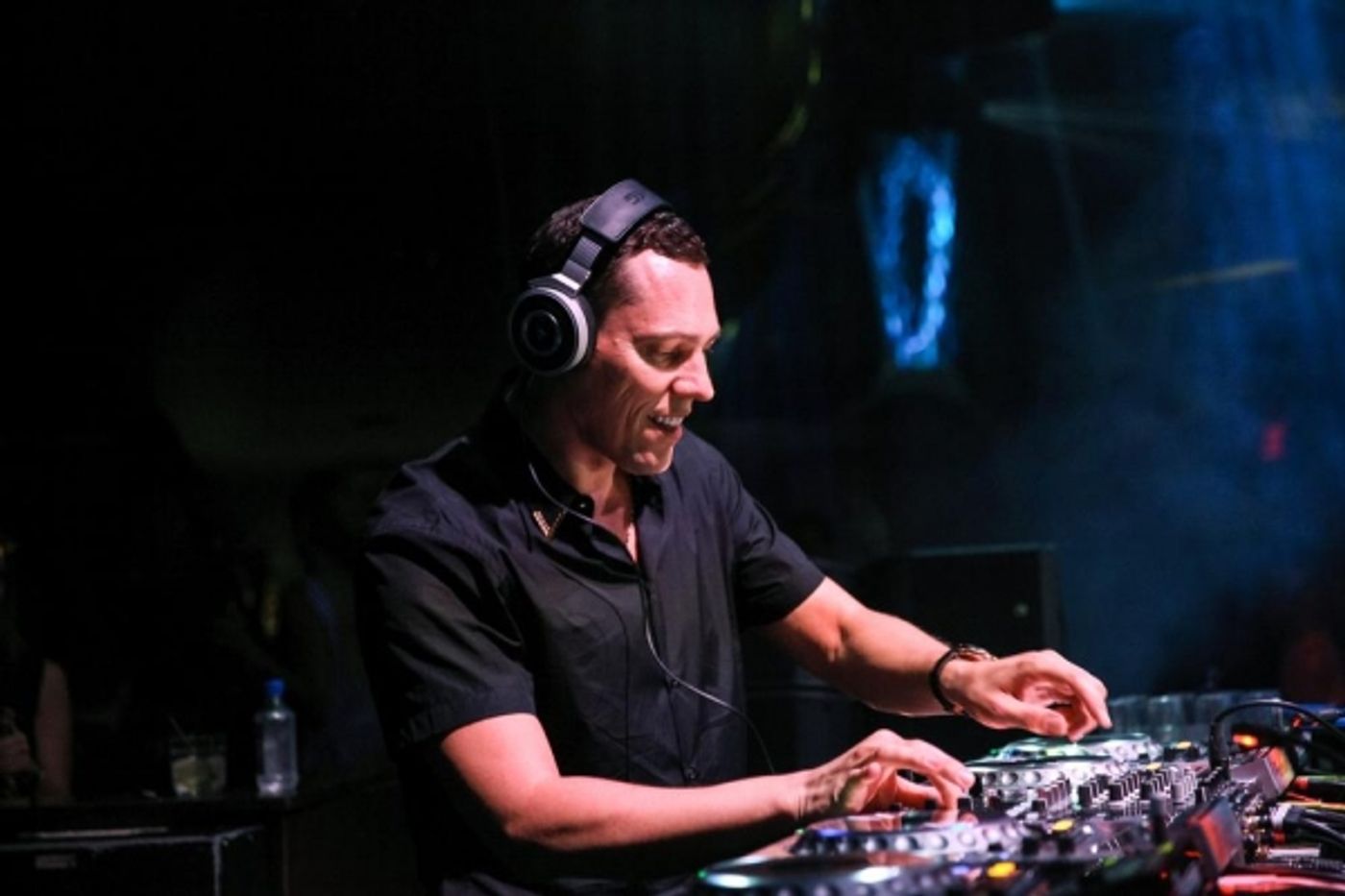 Photo Flash: Hakkasan Nightclub Celebrates Tiesto's Gold Party Photo Flash: Hakkasan Nightclub Celebrates Tiesto's Gold Party Image