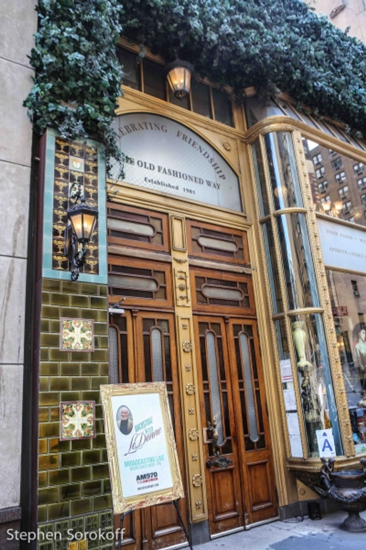 Photo Coverage: Irish Repertory Theatre Visits Backstage with Peter LeDonne Photo Coverage: Irish Repertory Theatre Visits Backstage with Peter LeDonne Image