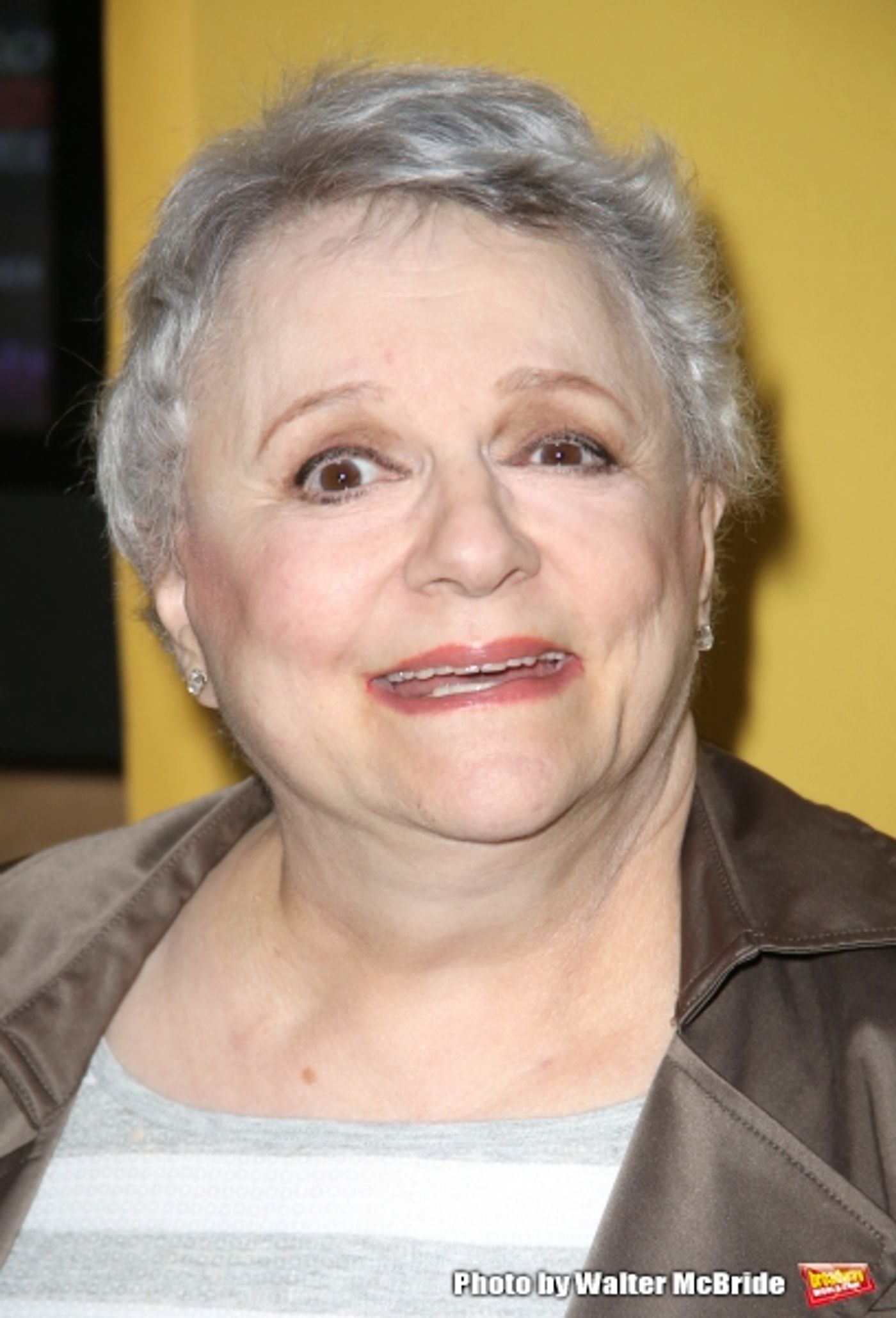 Photo Coverage: Inside the Theatre Arrivals for LOVE LETTERS Opening Night  Image